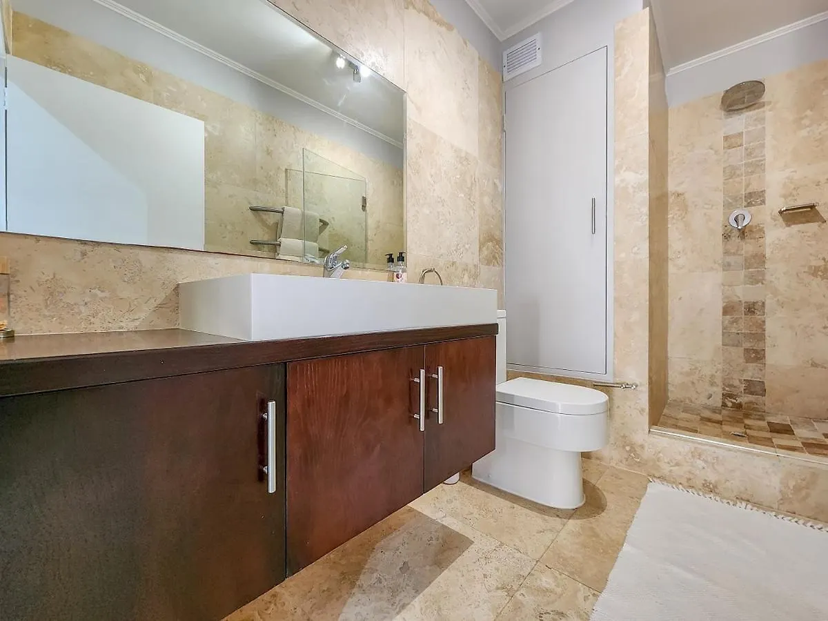 Apartment Walkable, Pools, Park And Great For Families