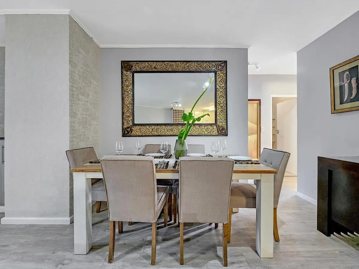 Apartment Walkable, Pools, Park And Great For Families