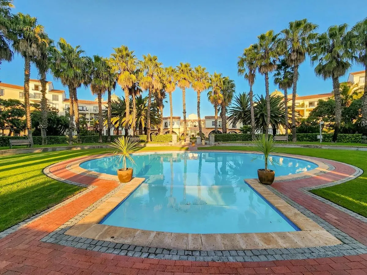 Apartment Walkable, Pools, Park And Great For Families