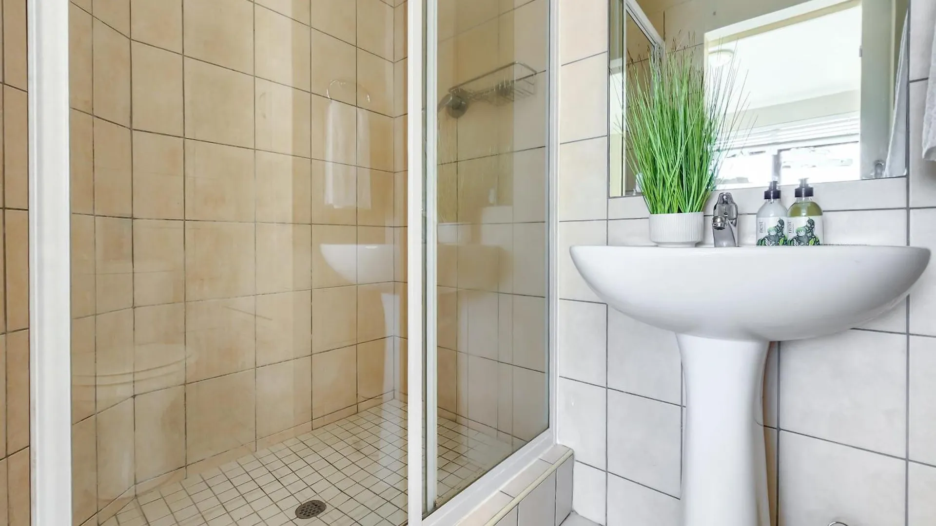Walkable, Pools, Park And Great For Families 0*, Cape Town